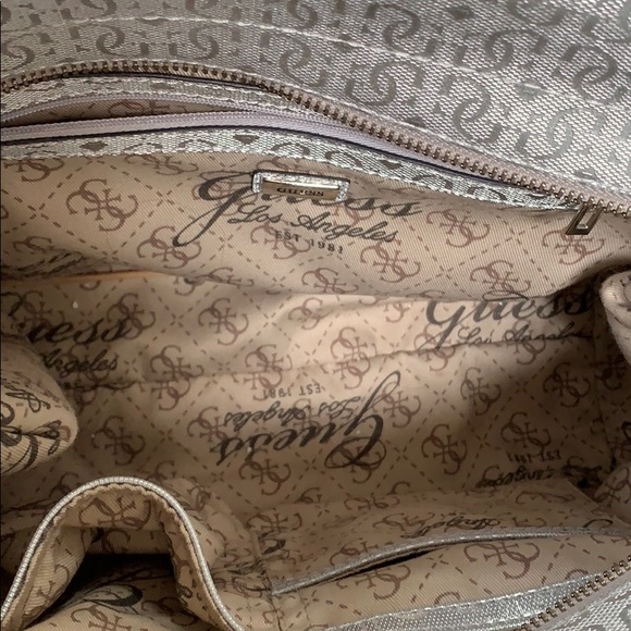 Handbag - Picture 3 of 4